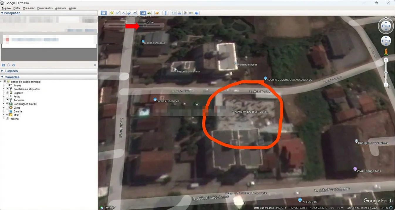 Imagem histórica do Google Earth mostrando a obra em fase de fundação, com a data no rodapé
